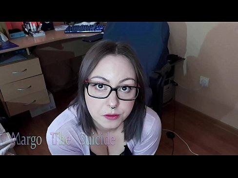❤️ Ọmọbinrin ti o ni gbese pẹlu awọn gilaasi buruja Dildo jinna lori Kamẹra ❤️ Iwa onihoho furo ❌❤
